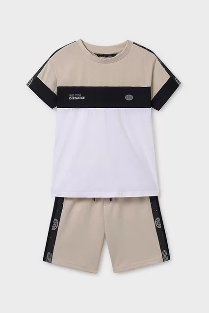 Conjunto malha e t-shirt estampada atrás rapaz - undefined