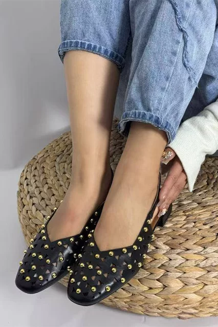 SAPATO RASO TIPO MULES COM TACHAS - Brandsibuy