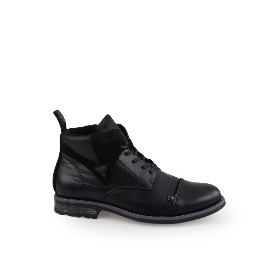 BOTA DE HOMEM EM COURO - undefined