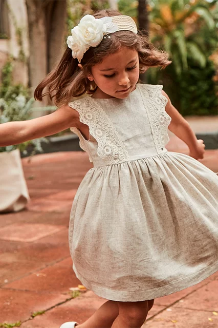 Vestido detalhe bordado com linho menina - Armazéns Ronfe