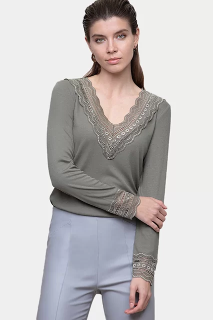 Camisola Canelada Decote V - Armazéns Ronfe