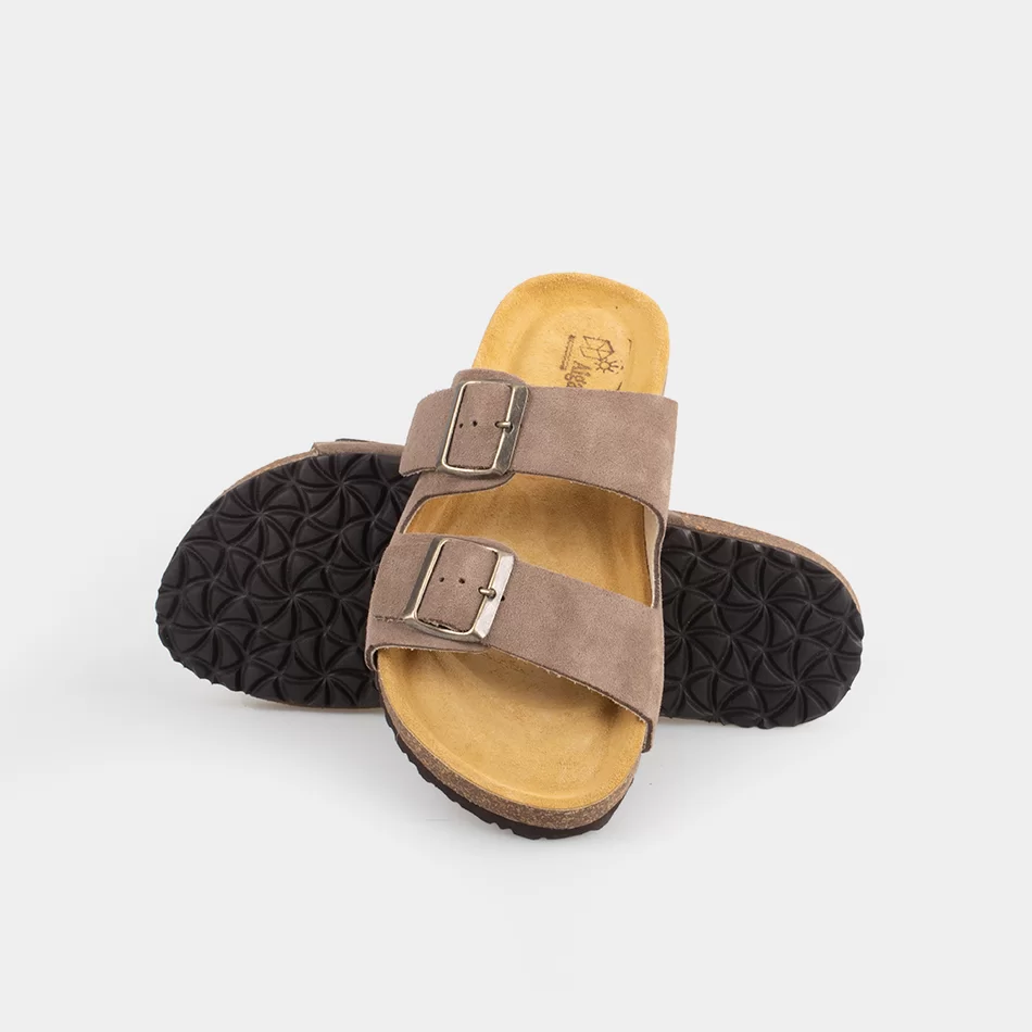 Chinelo de camurça com duas fivelas - undefined