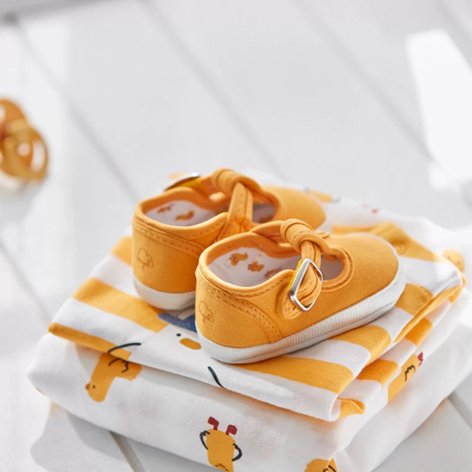 Sapato lona recém nascido - Amarelo1 - Armazéns Ronfe